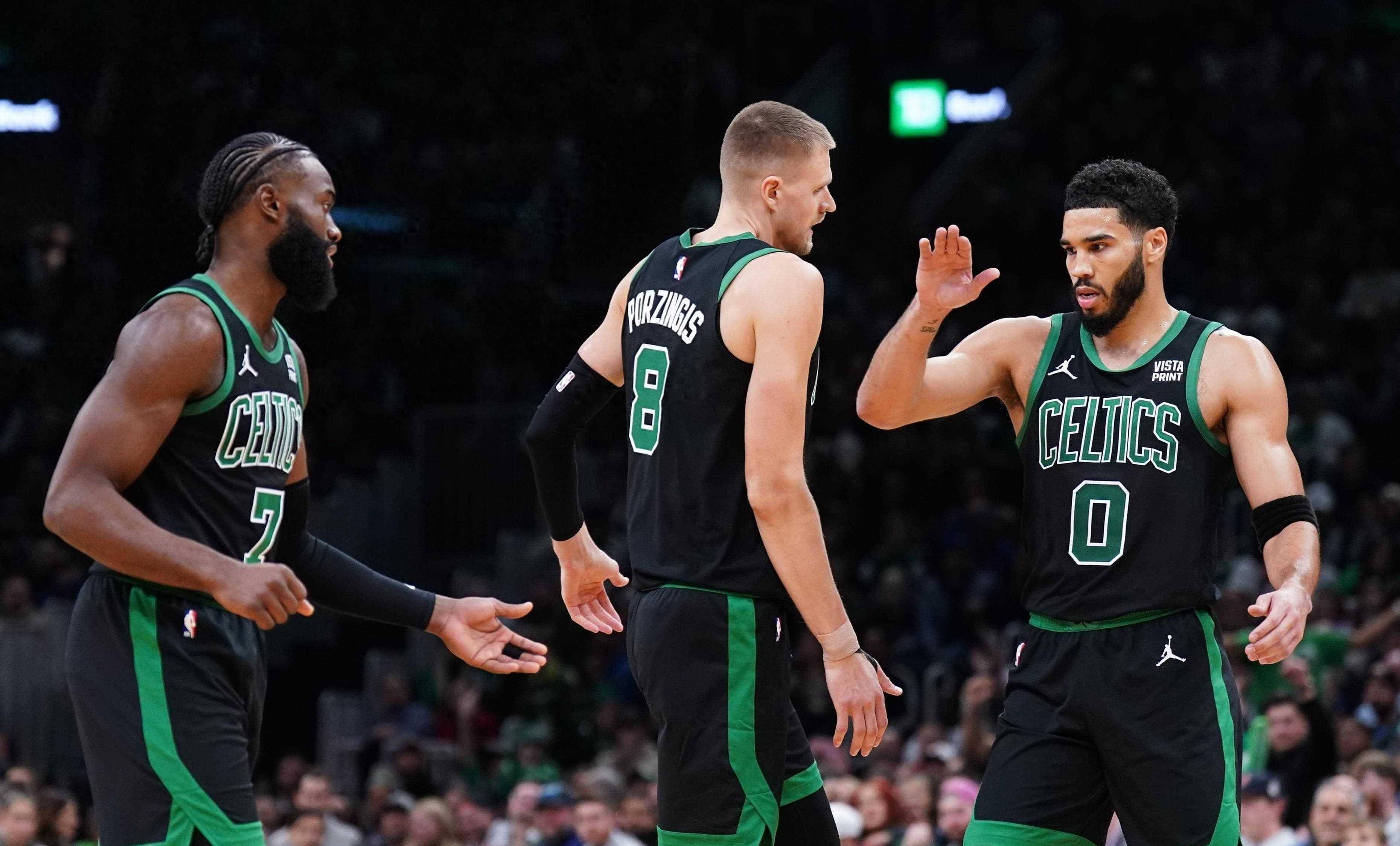 体育娱乐-老鹰引发争议！，塔图姆官方宣布最后时刻胜出新规比赛高潮迭起(老鹰打不过猫头鹰)