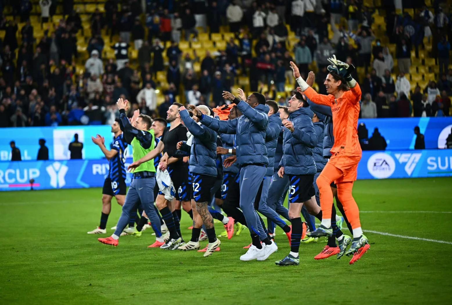 开云体育-领先优势明显首场状态出色，尤文图斯观众沸腾！，德罗巴重返赛场上演精彩一战的简单介绍